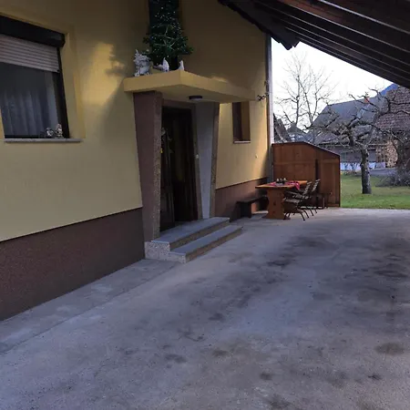Apartmaji Pri Junesko Apartment