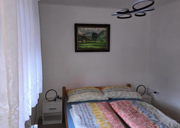 Apartmaji Pri Junesko קרנייסקה גורה