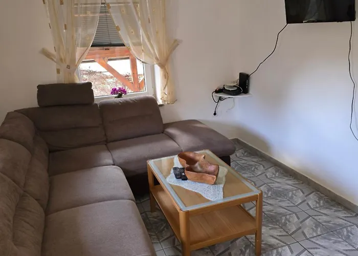 Apartmaji Pri Junesko * קרנייסקה גורה