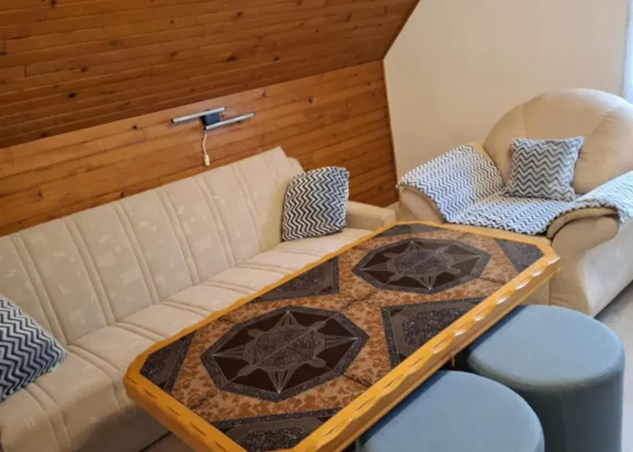 Apartmaji Pri Junesko *